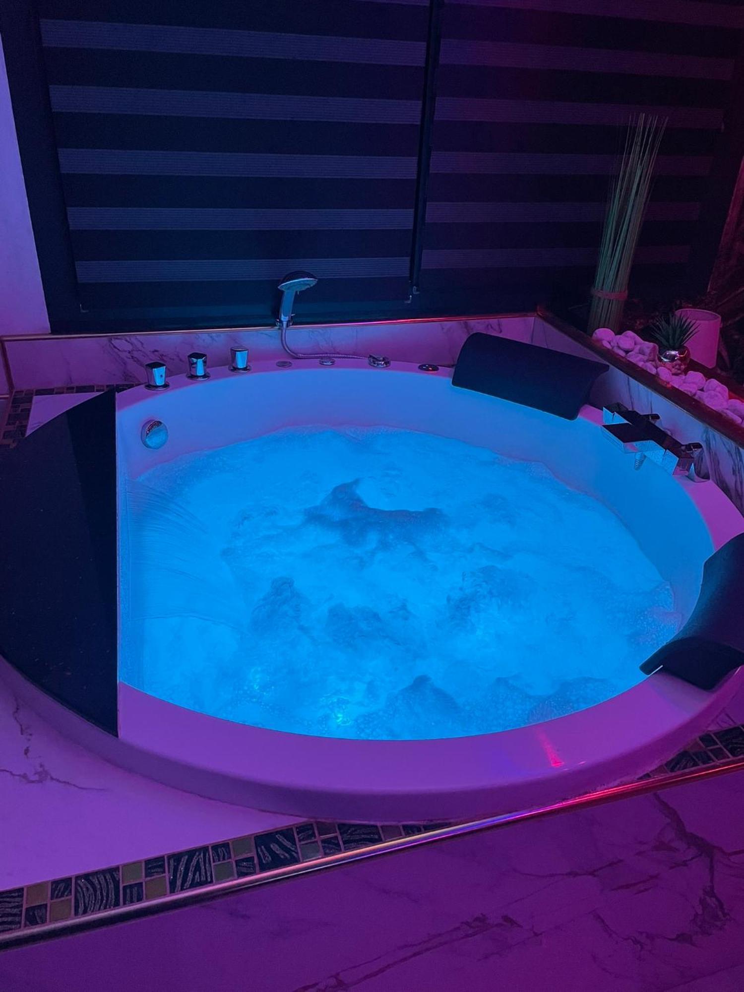 L'Aurore Suite De Charme, Clim Jacuzzi, Sauna, Piscine Chauffee Cuisine... Carpentras Kültér fotó