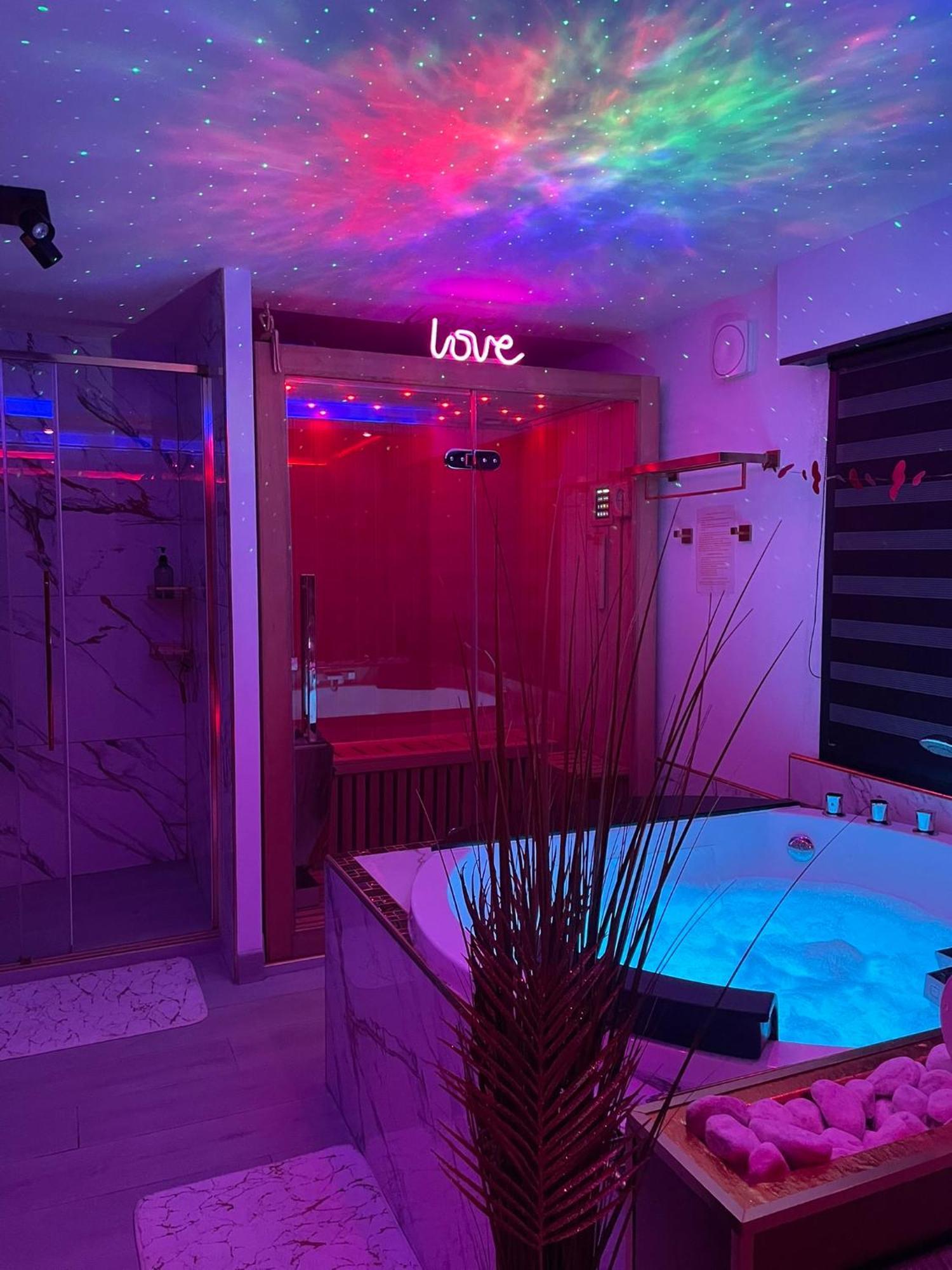 L'Aurore Suite De Charme, Clim Jacuzzi, Sauna, Piscine Chauffee Cuisine... Carpentras Kültér fotó